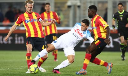 Campeonato Italiano: Líder Napoli ganha mais uma; Inter e Milan tropeçam