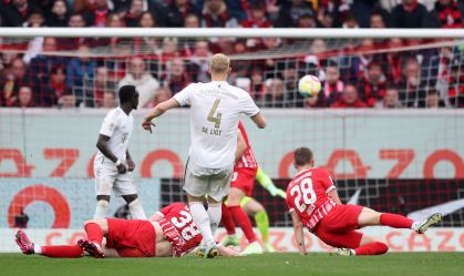 Bayern de Munique e Dortmund vencem e seguem na briga pelo título na Alemanha