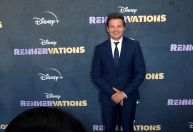 Jeremy Renner já faz exercícios com as pernas e usa esteira antigravidade em recuperação