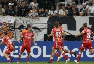 Em Itaquera, Corinthians perde para o Argentinos Juniors pela Libertadores