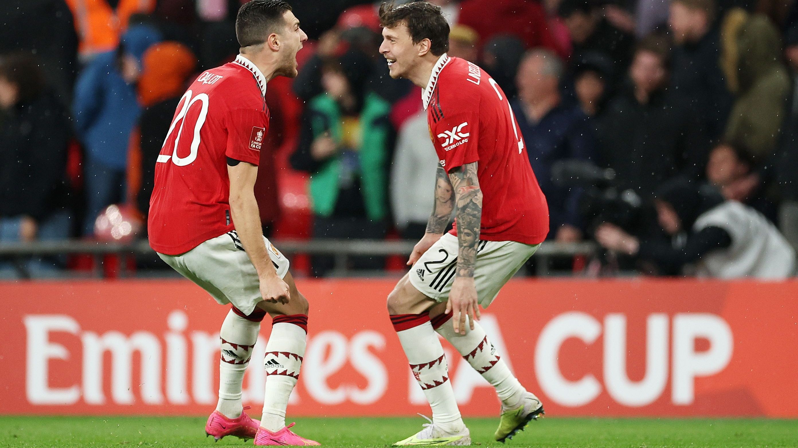 Dalot e Lindelof comemoram a classificação do Manchester United para a final da Copa da Inglaterra