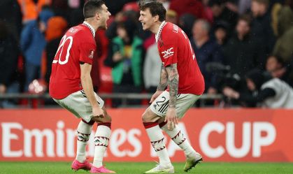 Manchester United e City farão a primeira final da história de um clássico de 142 anos