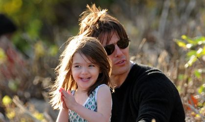 Tom Cruise está há mais de uma década sem ver a filha Suri, diz jornal britânico