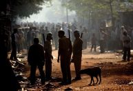 Tribunal da Índia absolve 69 hindus do assassinato de 11 muçulmanos