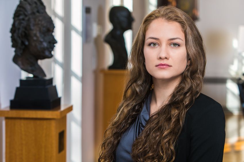 A cientista brasileira Lia Medeiros, responsável pelo registro do buraco negro Pōwehi em 2023 / Arquivo pessoal