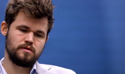 Carlsen e Nepomniachtchi dividem título mundial de xadrez em decisão histórica