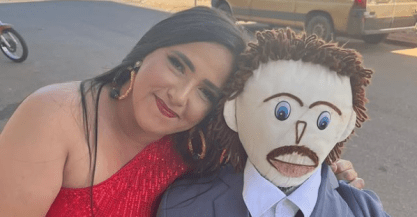 Meirivone Rocha Moraes casou-se com o boneco de pano Marcelo em dezembro de 2021