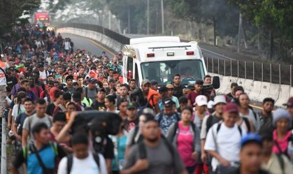 Thousands of migrants start caravan through Mexico
