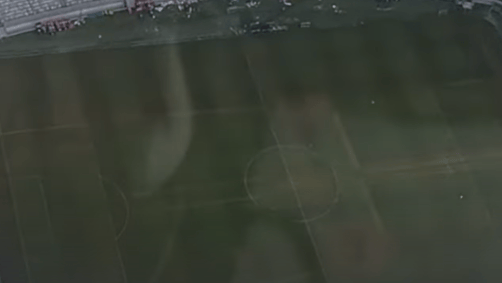 Imagens aéreas feitas pela Itatiaia mostram gramado danificado