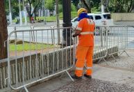 Prefeitura de SP cerca Praça da Sé com grades em meio a aumento de casos de violência