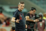 Santos contrata técnico Paulo Turra