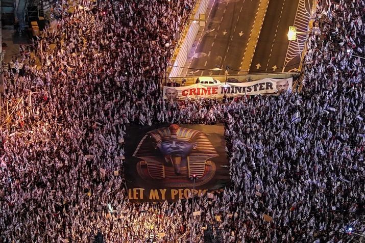Protesto em Tel Aviv contra primeiro-ministro de Israel 08/04/2023 REUTERS/Ilan Rosenberg / REUTERS/Ilan Rosenberg