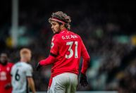 Sonho de Gustavo Scarpa, início na Inglaterra é marcado por poucos jogos e golpe milionário