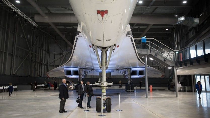 Visitantes no Bristol Aerospace podem examinar o Alpha Foxtrot Concorde de perto; Aeronave está em ótimos condições apesar de ter voado por 20 anos / Suzanne Plunkett/CNN