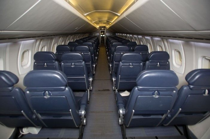 O espaço era apertado dentro do Concorde. A configuração de assentos era de apenas quatro, com 100 assentos disponíveis por voo / Suzanne Plunkett/CNN