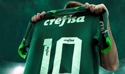Messi com a camisa do Palmeiras, em brincadeira do clube paulista