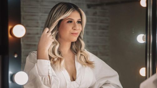 Cantora Marilia Mendonça morreu em acidente aéreo em 2021