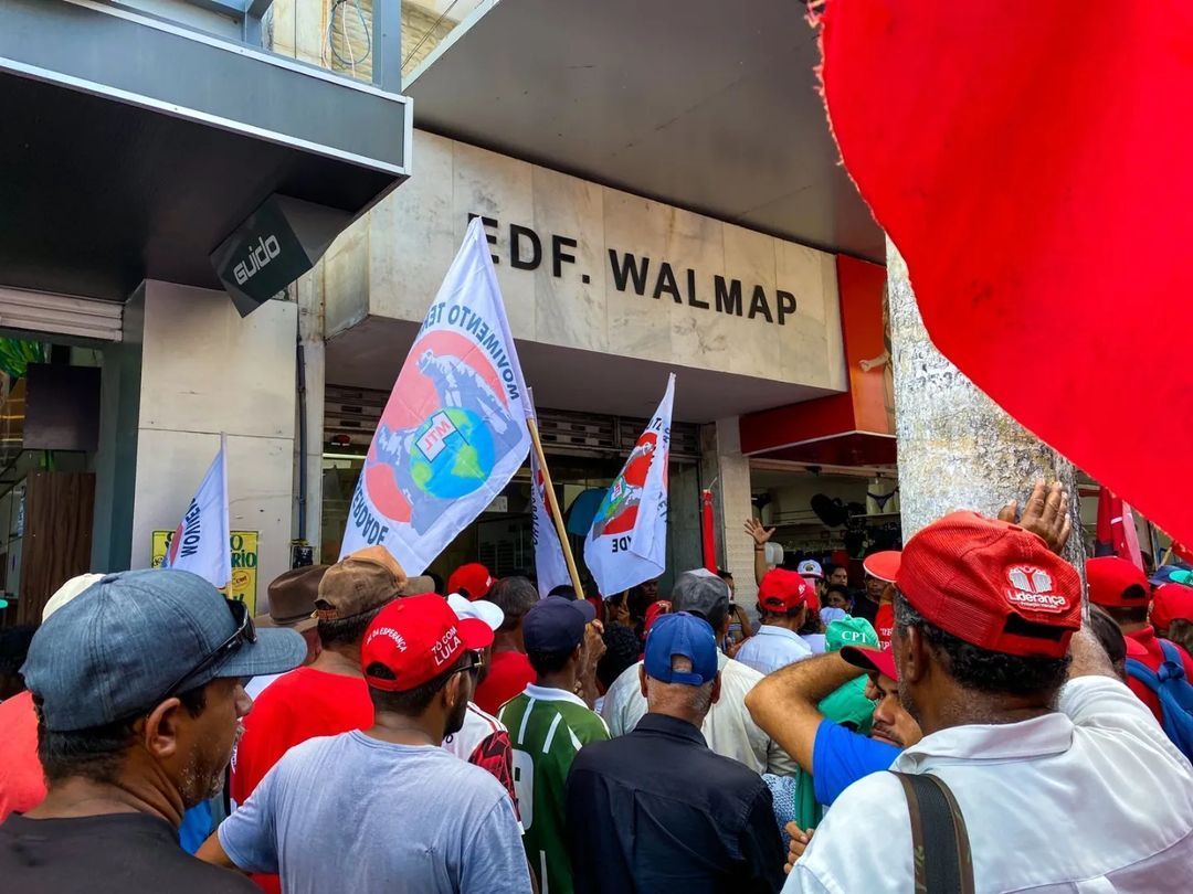 Militantes do MST e outros movimentos ocupam sede do Incra em Alagoas