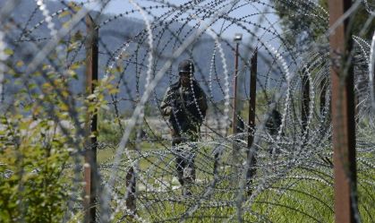 Cinco soldados indianos morrem após ataque contra veículo na Caxemira 