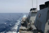 Navio de guerra dos EUA manobra pelo Estreito de Taiwan e acentua tensão