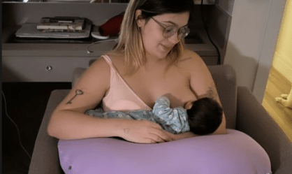 Viih Tube amamentando