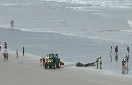 Naufrágio de barco com 12 turistas deixa 1 morto e 2 desaparecidos em Bertioga