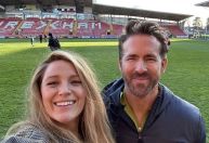 Após comprar time, ator Ryan Reynolds compra mansão milionária no País de Gales
