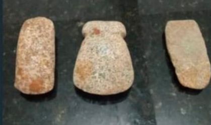 PF apreende machados de pedra em operação contra venda de materiais arqueológicos pela internet