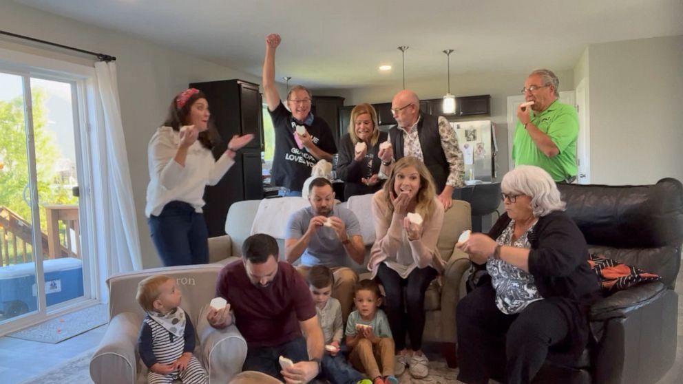 Imagem de destaque do post: Após 130 anos sem meninas, família nos EUA celebra nascimento de uma garota