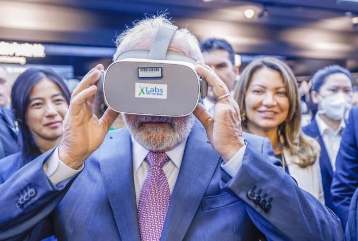 Presidente Lula durante a visita na Huawei / Ricardo Stuckert