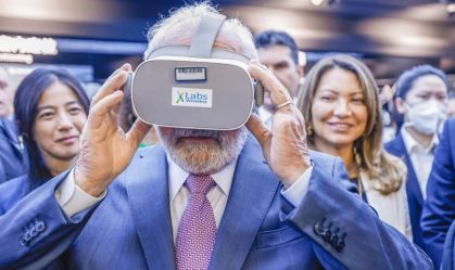 Lula visita fábrica da Huawei e abre série de encontros com empresas chinesas