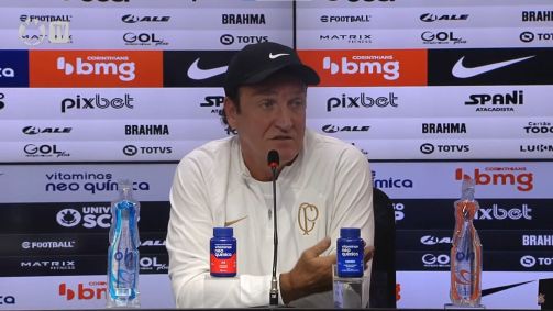 Cuca na primeira coletiva de imprensa como técnico do Corinthians