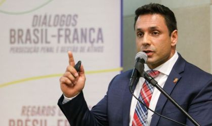“Se eu estivesse no Brasil, já estaria assassinado”, diz delegado da PF ameaçado pelo PCC