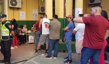 Movimento de eleitores é intenso no Paraguai; resultado das urnas deve sair neste domingo