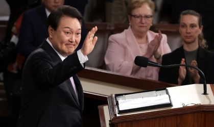 Coreia do Sul adia julgamento de impeachment após Yoon não comparecer