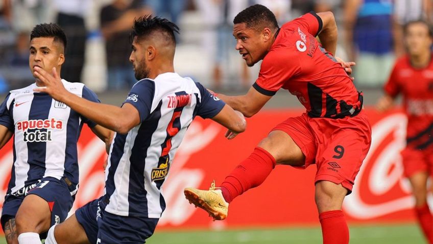 Athletico-PR em ação pela Copa Libertadores / Reprodução/Twitter/Athletico-PR