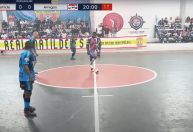 Torcedor assobia em jogo de futsal e partida começa sem arbitragem; entenda