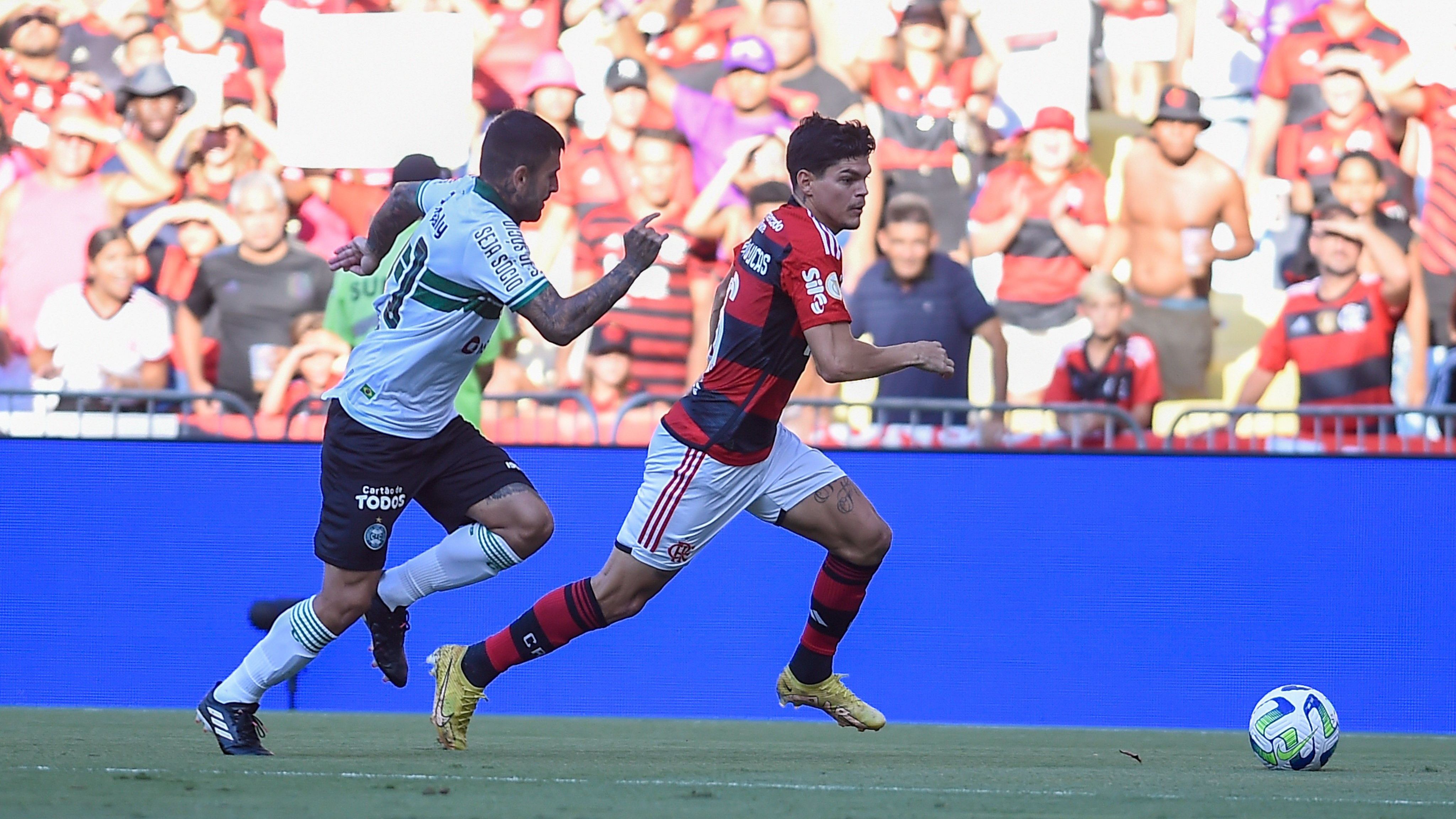 Ayrton Lucas marcou um dos gols da vitória do Flamengo