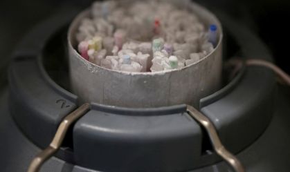 Homem que teria mais de 500 filhos é proibido de doar esperma