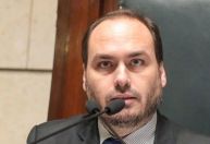 Bolsonaro avalia candidatura de Carlos para Câmara dos Deputados