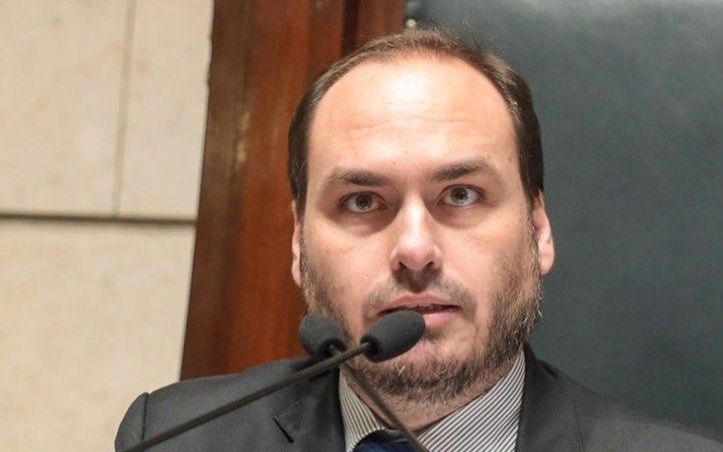 O que pode levar veto de visitas de Flávio a Bolsonaro à análise do STF