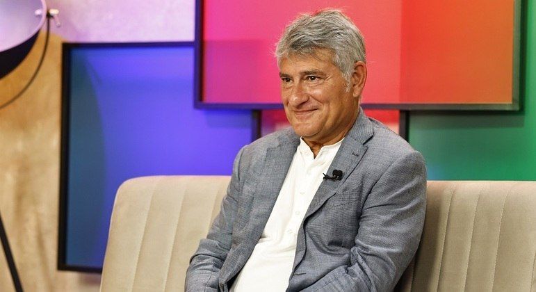 O narrador Cléber Machado • Edu Moraes / Record TV