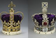 Charles III trocará de roupa e de coroa após cerimônia na Abadia de Westminster; entenda