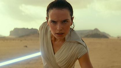 Daisy Ridley interpreta a jedi Rey na franquia Star Wars