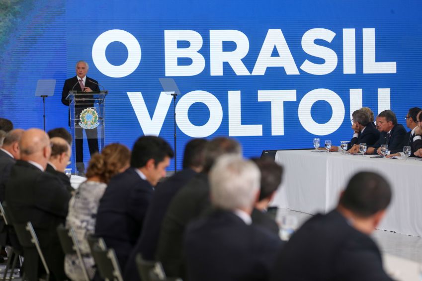O então presidente Michel Temer faz balanço dos dois anos de governo, durante o evento O Brasil Voltou, no Palácio do Planalto / Fabio Rodrigues Pozzebom/Agência Brasil - 15.mai.2018