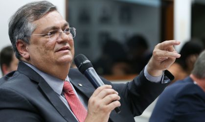 "Isso não faria", diz Dino sobre voltar à política caso fosse para o STF