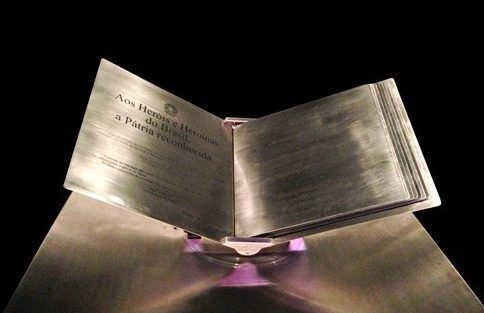 Livro dos Heróis e Heroínas da Pátria