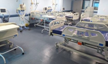 Vista interna do Hospital da Mulher de São João de Meriti (RJ), onde Alessandra dos Santos Silva teve o braço amputado após suposto erro