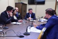 Grupo da reforma tributária discute alíquota de exceção para cinco setores