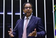 Retirei cada palavra que gerou má interpretação na bancada evangélica, diz relator do PL das Fake News à CNN
